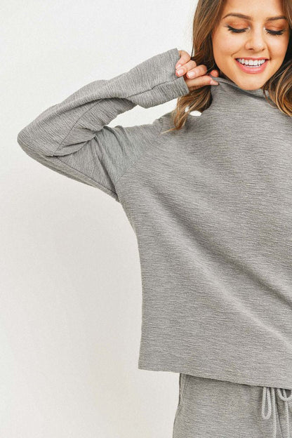 Textured Knit Fabric Turtle Neck Long Sleeve Top