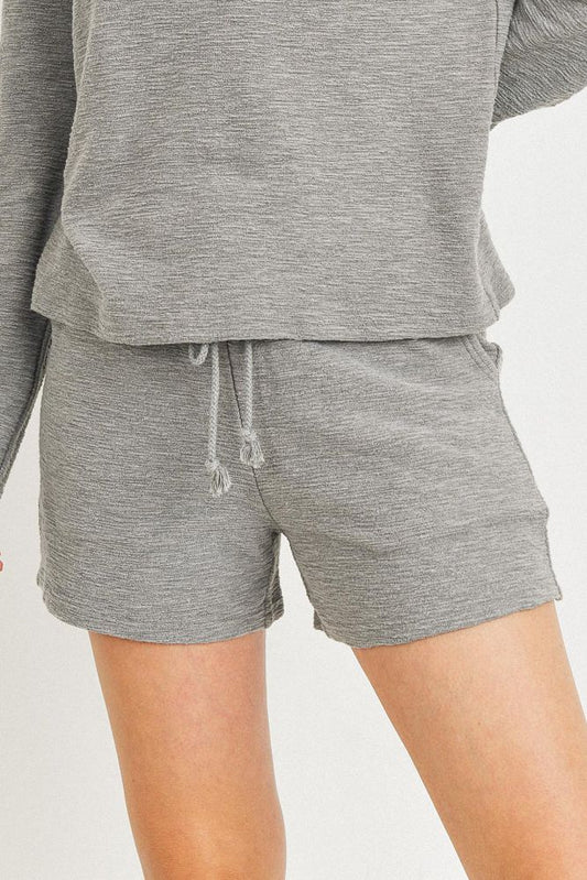 Textured Side Pockets Elastic Waist with the String Shorts